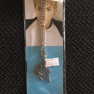 Chris from eco necklace/chain